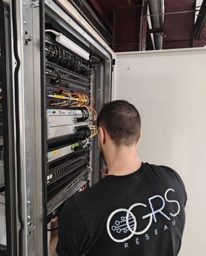 Création de réseaux fibre optique pour réseaux informatique pour particulié et entreprise avec OGRS fibre et réseaux à Toulon, Marseille, Nice 2 Création de réseaux fibre optique pour réseaux informatique pour particulié et entreprise avec OGRS fibre et réseaux à Toulon, Marseille, Nice 2