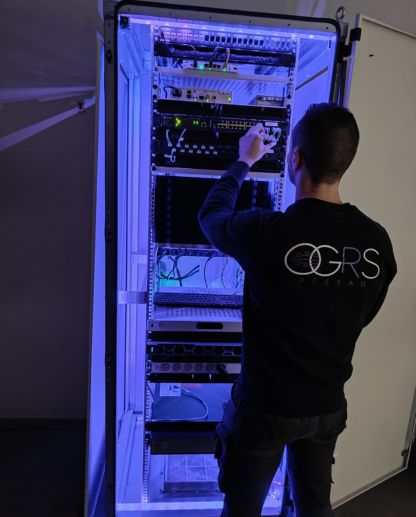 Installation de fibre optique prémium par ogrs sur Toulon, Marseille & Nice entreprise de télécommunication et de réseaux informatique