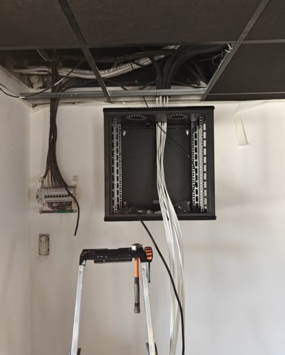 Installation de fibre optique prémium par ogrs sur Toulon, Marseille & Nice entreprise de télécommunication et de réseaux informatique 3