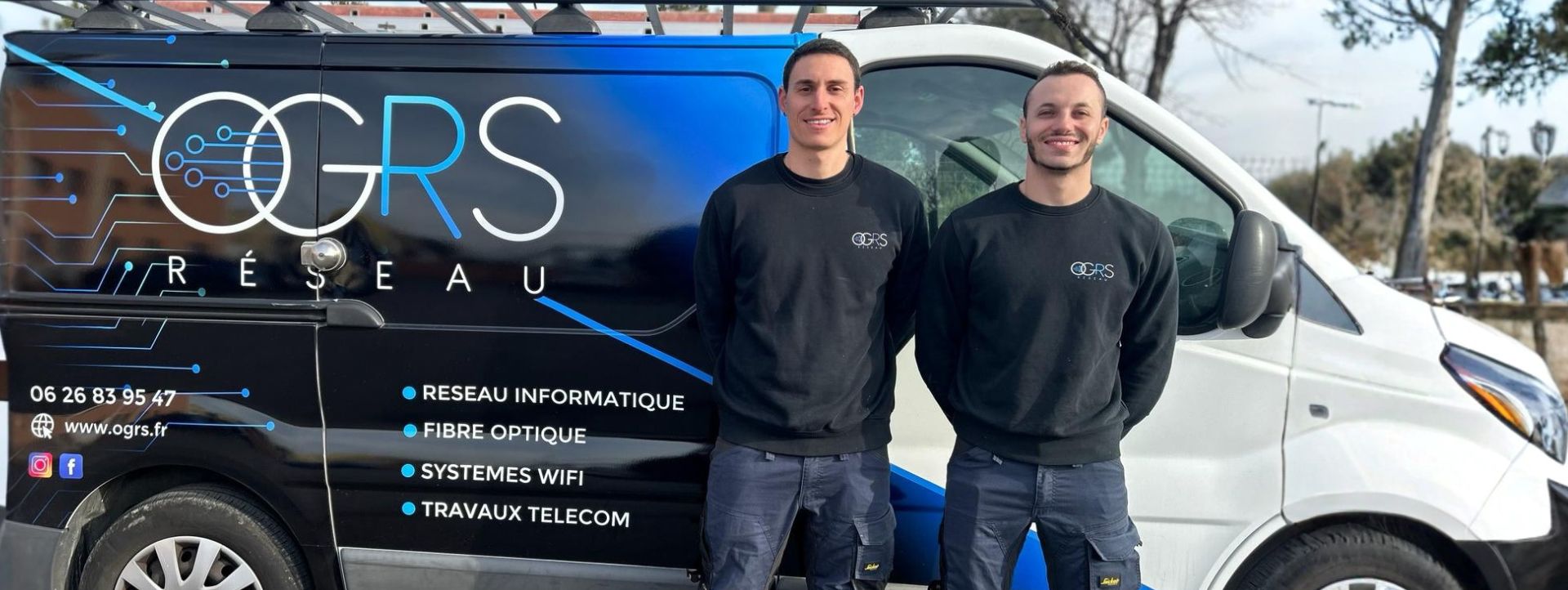 image de fond pour page contact ogrs réseaux informatique et fibre optique a Toulon