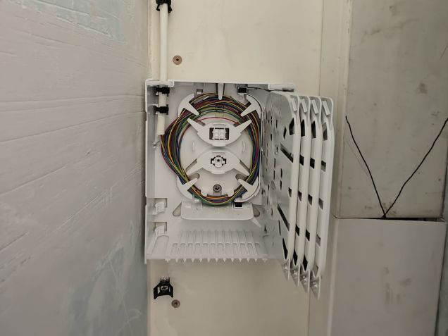 colonne montante pour fibre optique a toulon avec ogrs entreprise de télécommunication a toulon